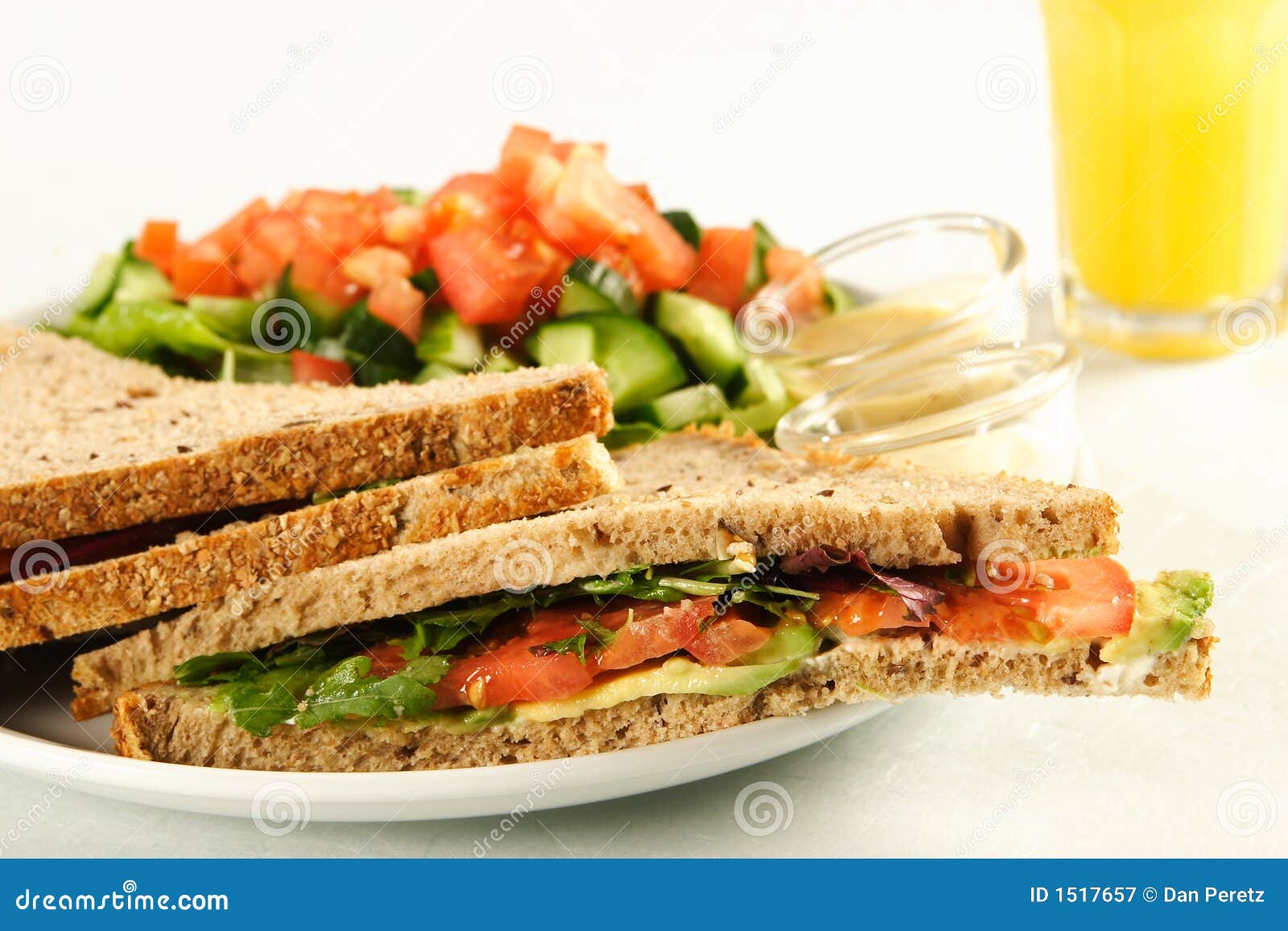 Un emparedado sano imagen de archivo. Imagen de tomate 1517657