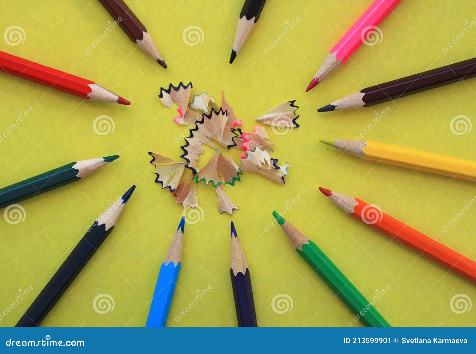 Un Ensemble De Crayons De Couleur Pour Le Dessin Et La Créativité