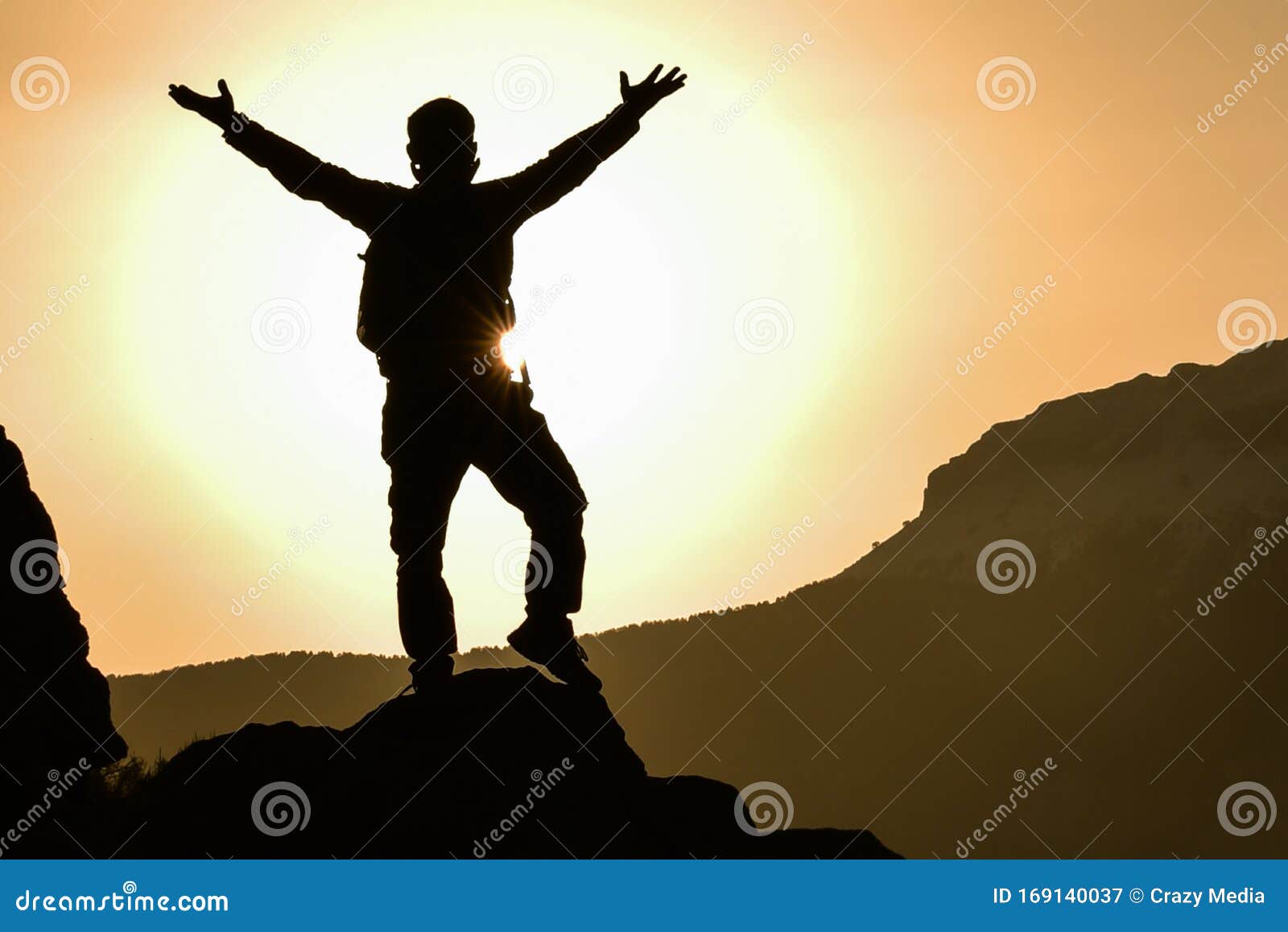 misericordia Reclamación laringe Un Estado De Felicidad Formado Por El Efecto De La Energía Positiva En Las Personas Después De Los Lugares Descubiertos Imagen de archivo - Imagen de silueta, amanecer: 169140037 misericordia Reclamación laringe Un Estado De Felicidad Formado Por El Efecto De La Energía Positiva En Las Personas Después De Los Lugares Descubiertos Imagen de archivo - Imagen de silueta, amanecer: 169140037