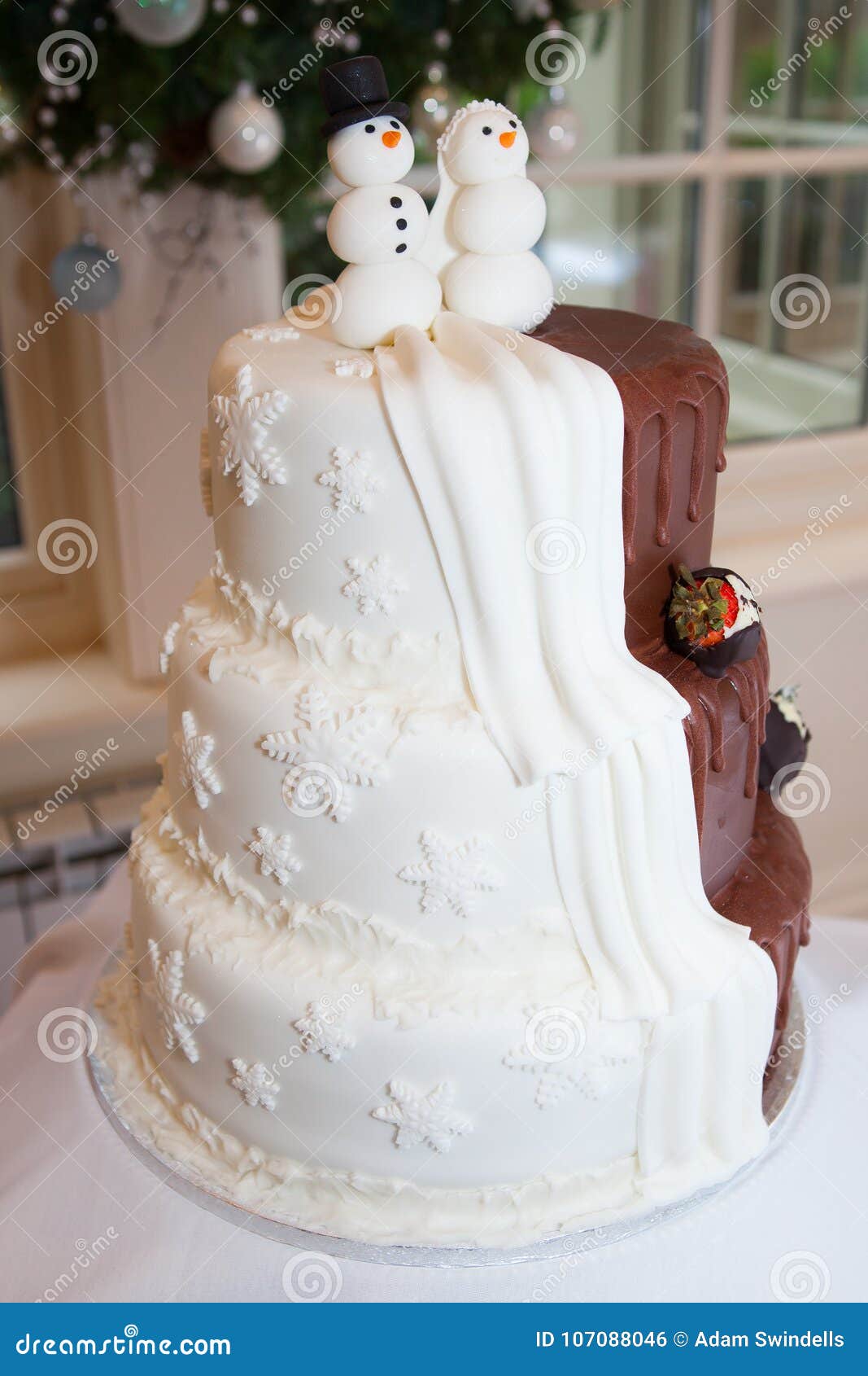 Un Gateau De Mariage Oriente D Hiver Photo Stock Image Du Dessert Blanc Un Gateau De Mariage Oriente D Hiver Photo Stock Image Du Dessert Blanc