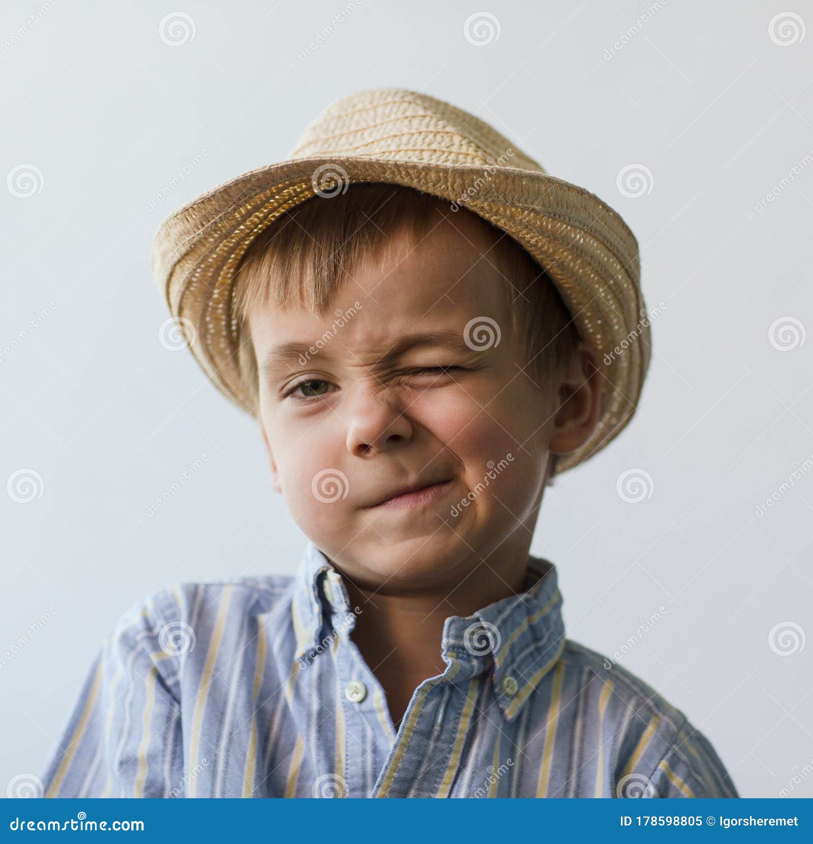 ragazzo con cappello Stock Photo