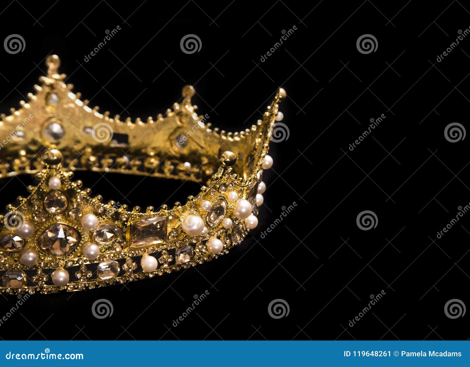 Un Roi Ou Une Couronne De La Reine Image stock - Image du copie
