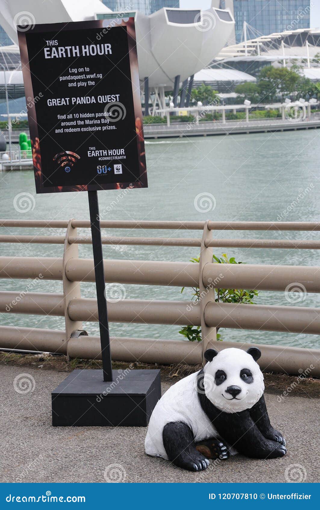 Un Soporte De Exhibición Con Un Tablero Del Fondo Mundial De WWF Para La Naturaleza  En Singapur Imagen editorial - Imagen de ambiental, anuncie: 120707810