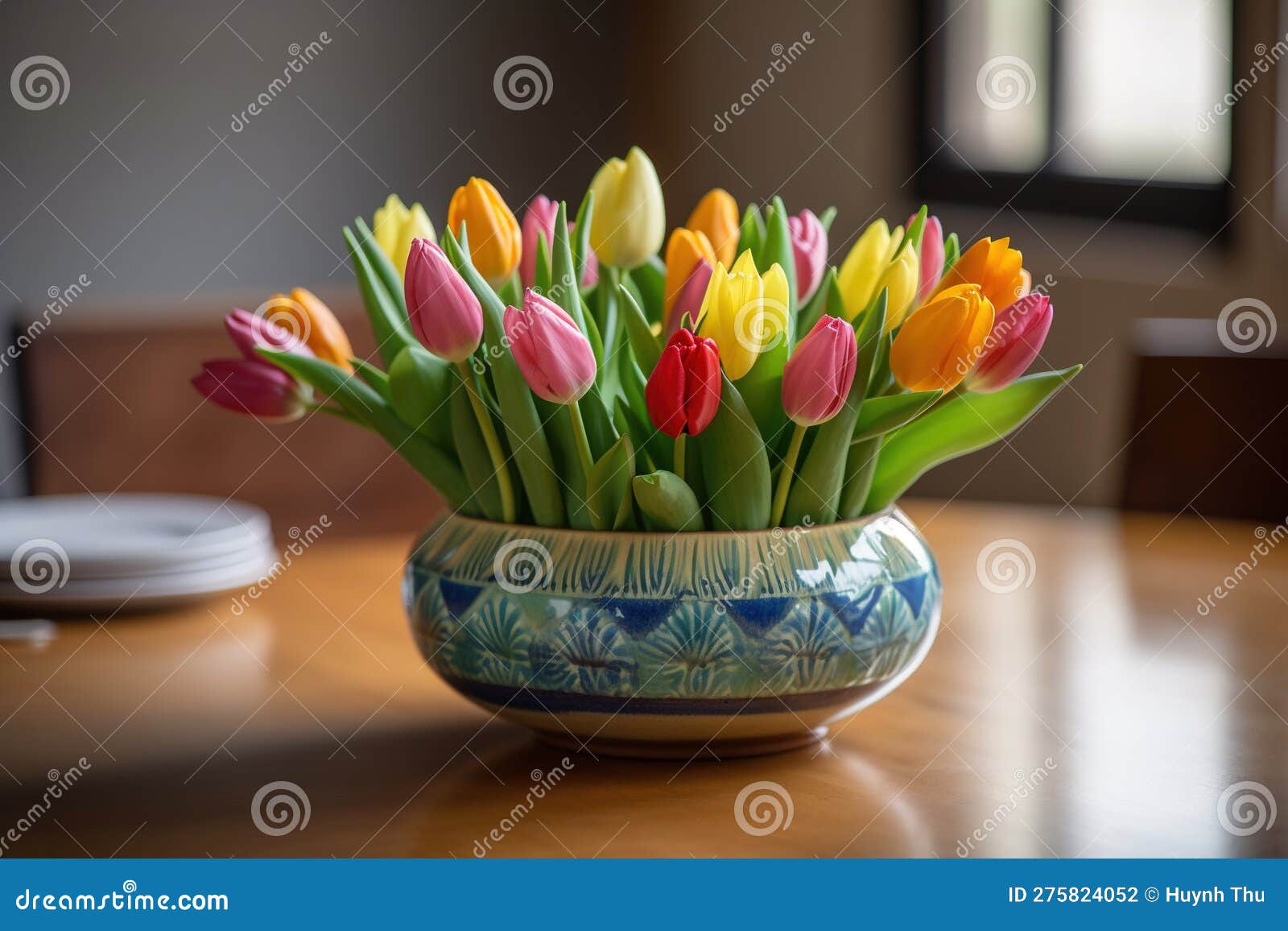 Un Vaso Rotondo Pieno Di Tulipani Alla Tavola Illustrazione di Stock -  Illustrazione di spazio, tulipano: 275824052