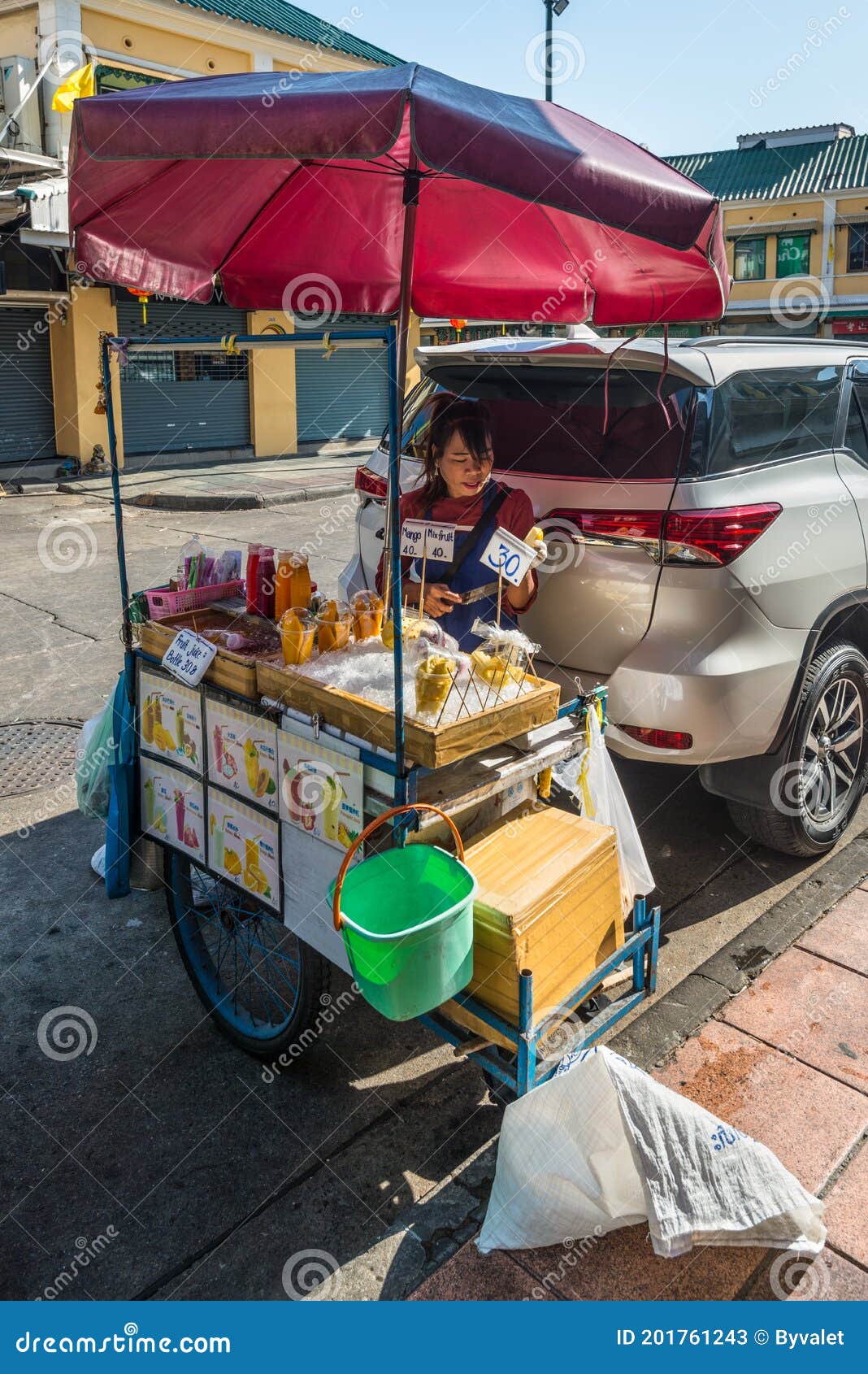 Carrito de fruta., Este vendedor estaba en México D.F. vend…