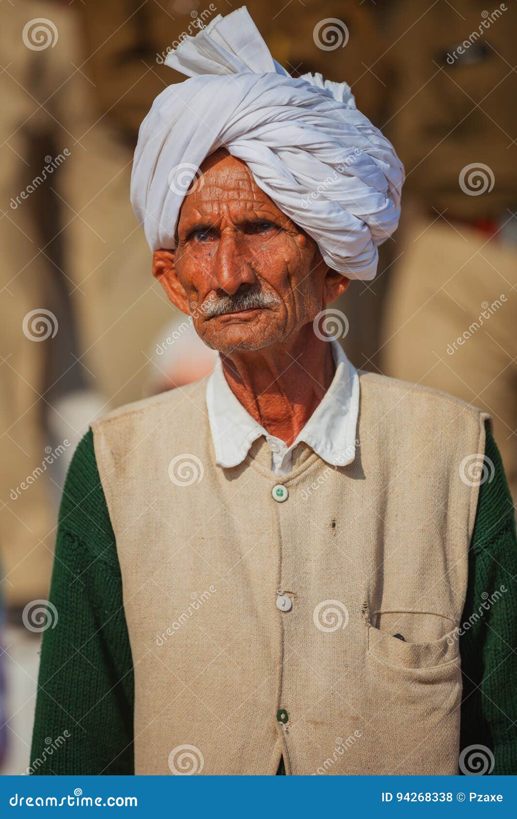 Un Viejo Indio En Un Turbante Portraite De Hombres Indios Foto de archivo  editorial - Imagen de felicidad, persona: 94268338