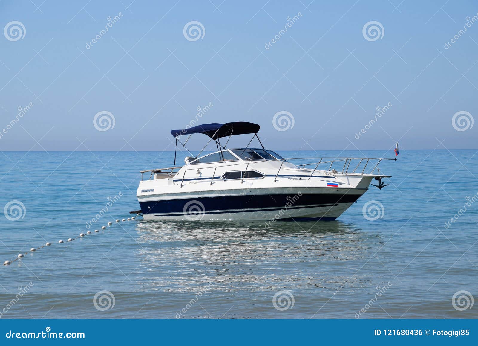 133,528 Barco Pesquero En Puerto Fotos de stock - Fotos libres de
