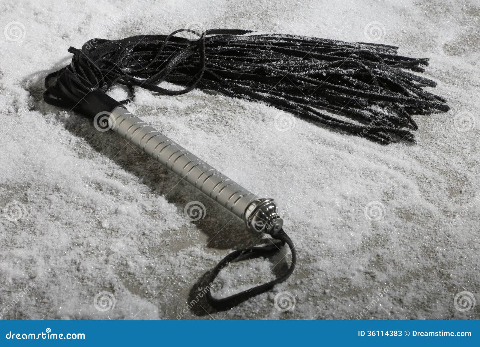 Frusta In Pelle Nera Finta - Per Costumi, Giochi O Decorazione - Foto 5