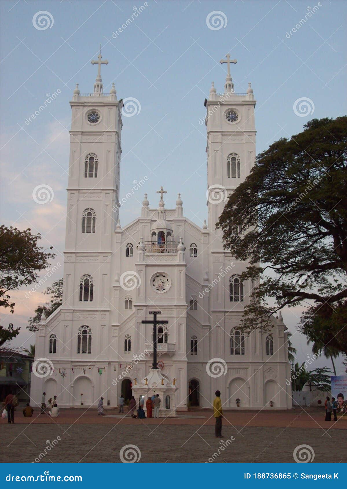 Una Hermosa Iglesia Tradicional En India Imagen editorial - Imagen de cielo, india: 188736865 Una Hermosa Iglesia Tradicional En India Imagen editorial - Imagen de cielo, india: 188736865