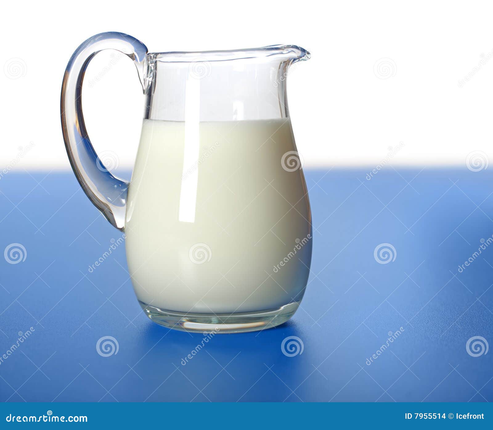 visión Dureza los padres de crianza Una leche del litro foto de archivo. Imagen de maneta - 7955514