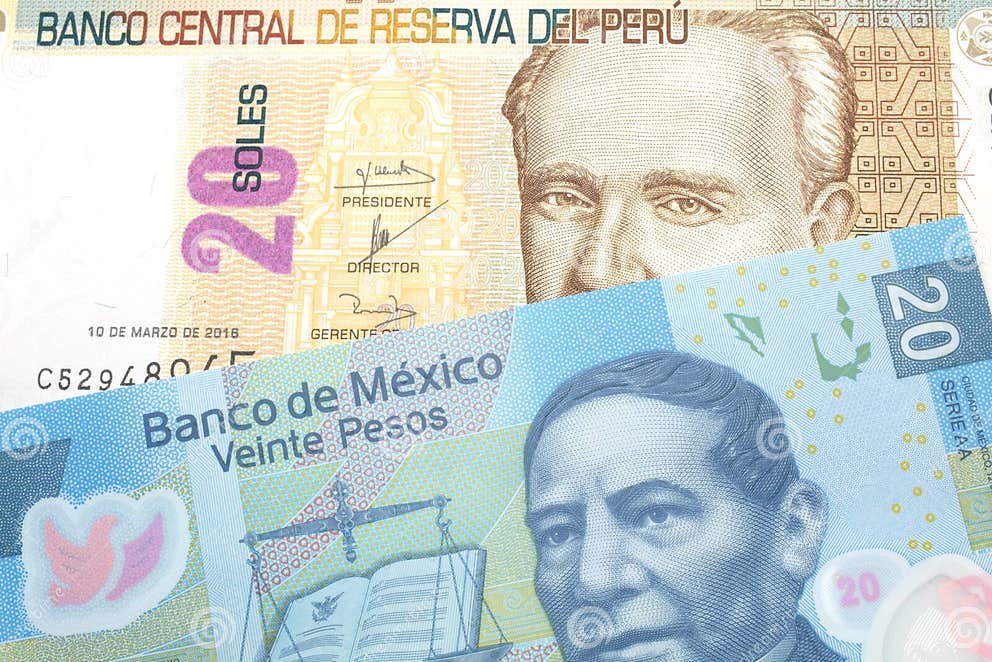Una Nota De Sol Peruana Con Dinero Mexicano Foto de archivo Imagen de