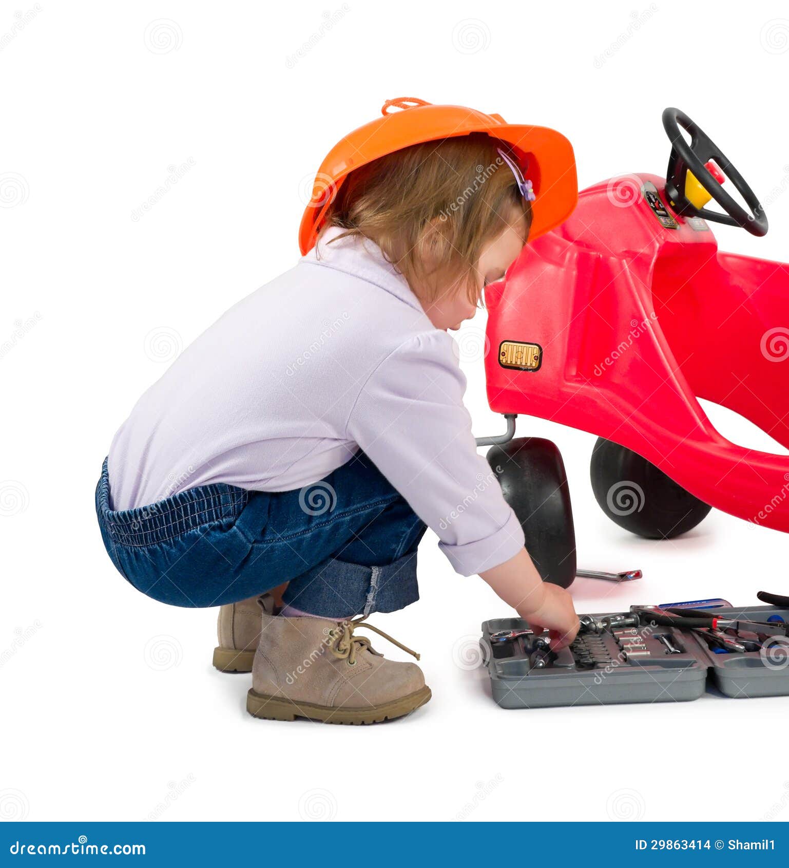 Una Pequeña Niña Que Repara El Coche Del Juguete. Foto de archivo - Imagen de repara, coche: 29863414