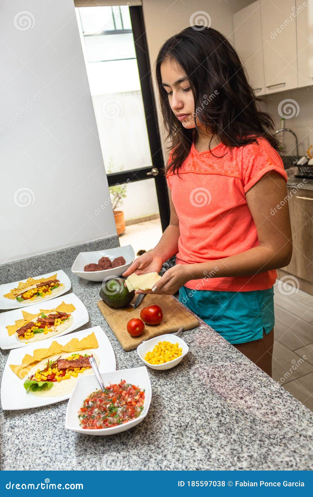 A cena con cooker girl, una ragazza in cucina! Osteria 18/11/2022