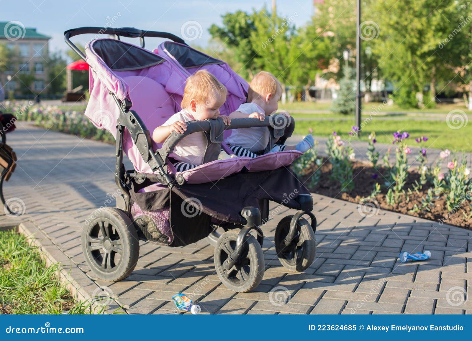 stroller for two children