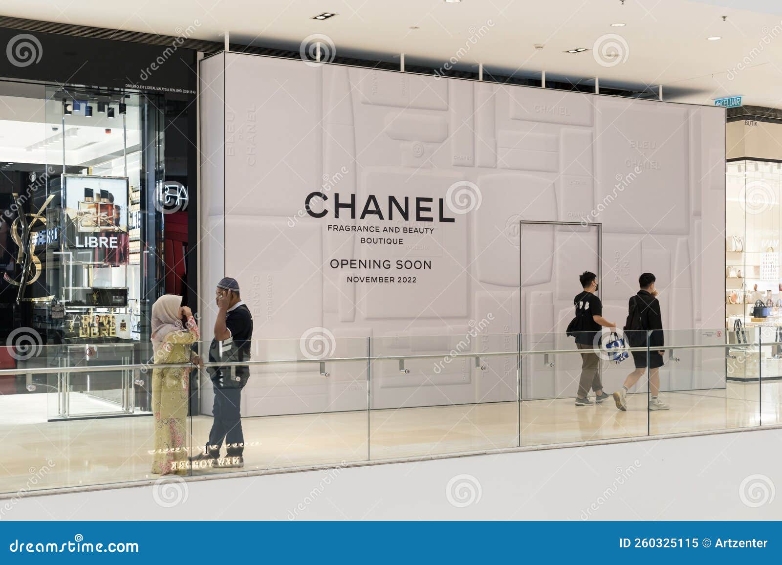 Under Construction Store of CHANEL Fragrance and Beauty Boutiques in  Pavilion Kuala Lumpur Editorial Image - Image of accessories, lumpur:  260325115