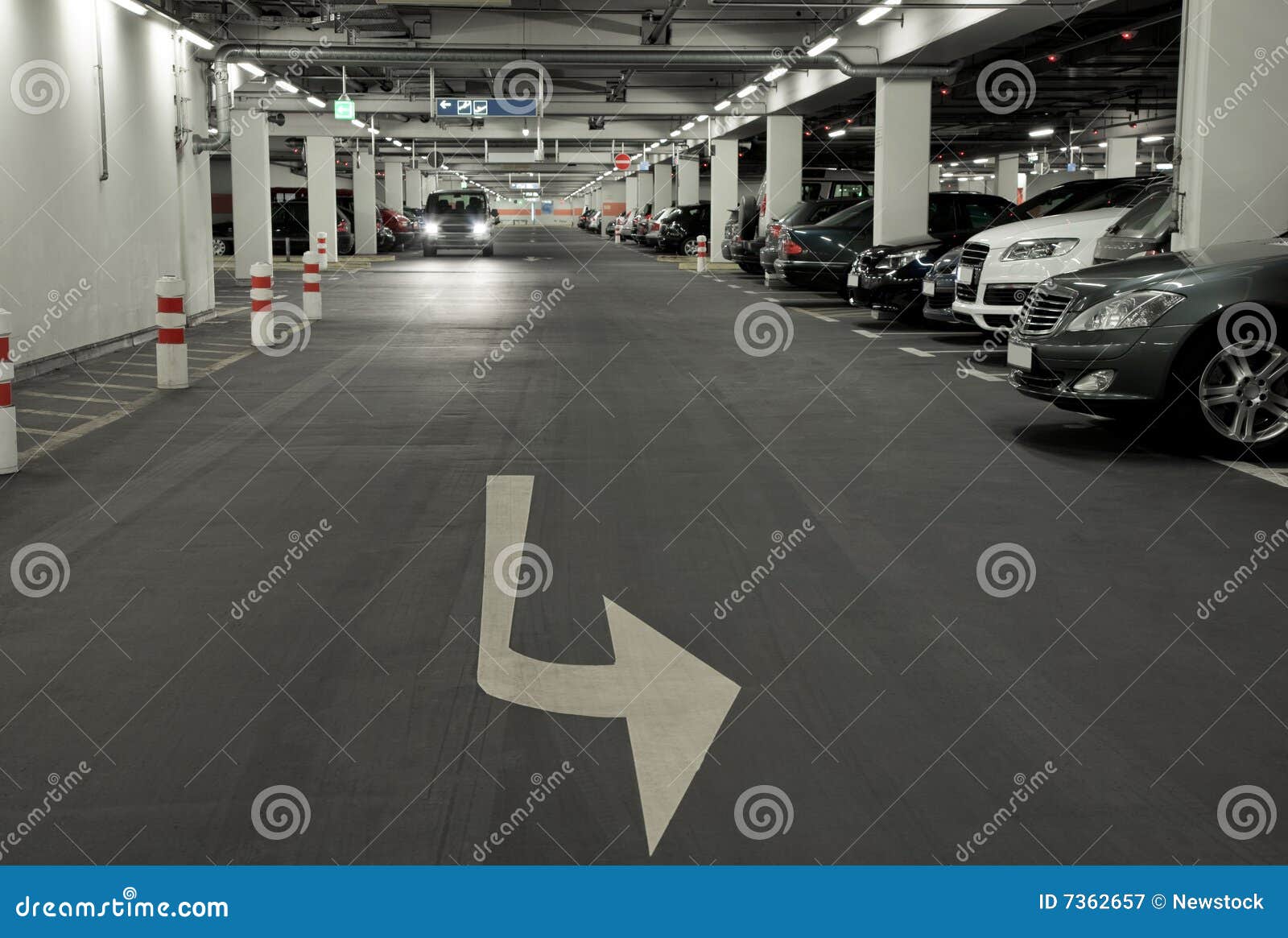 Underground carpark stock image. Image of architecture - 7362657