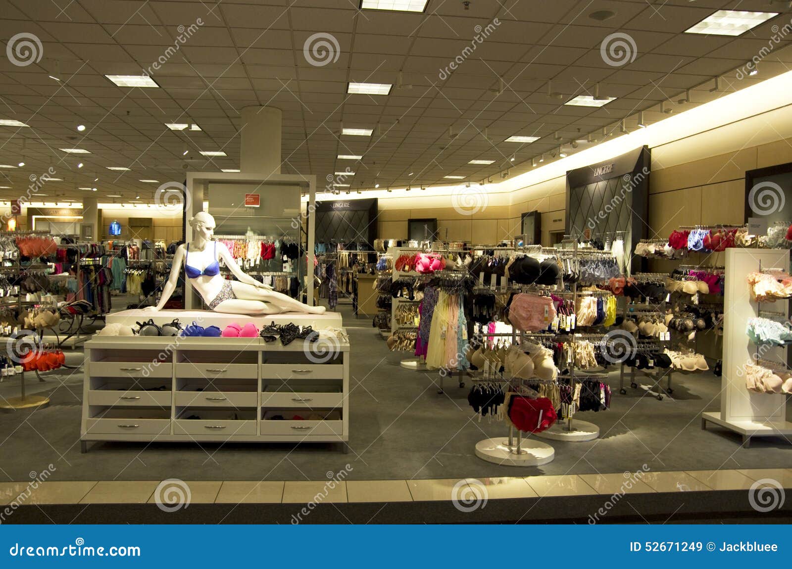 https://thumbs.dreamstime.com/z/underwear-department-store-macy-s-has-large-collection-women-picture-taken-alderwood-mall-near-seattle-52671249.jpg