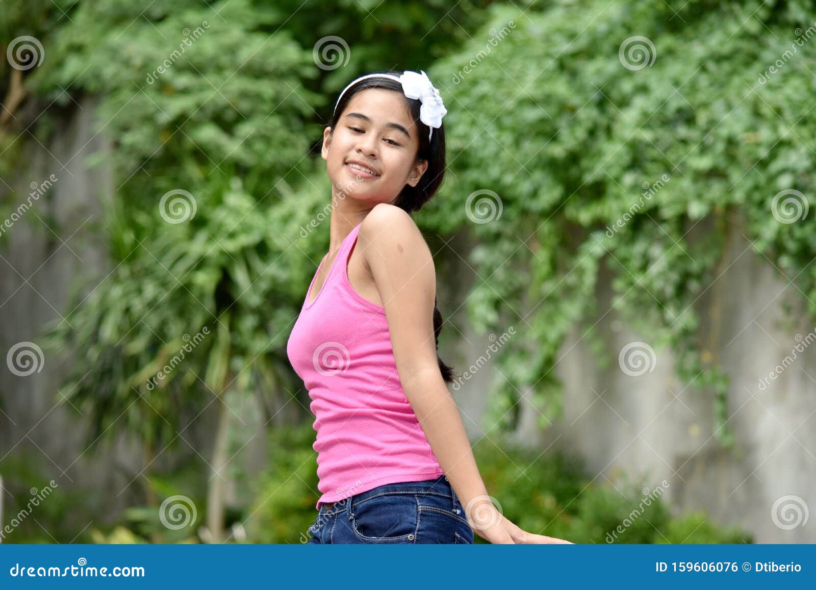 Une Belle Fille Philippine Qui Danse Photo Stock Image Du Jeunesse