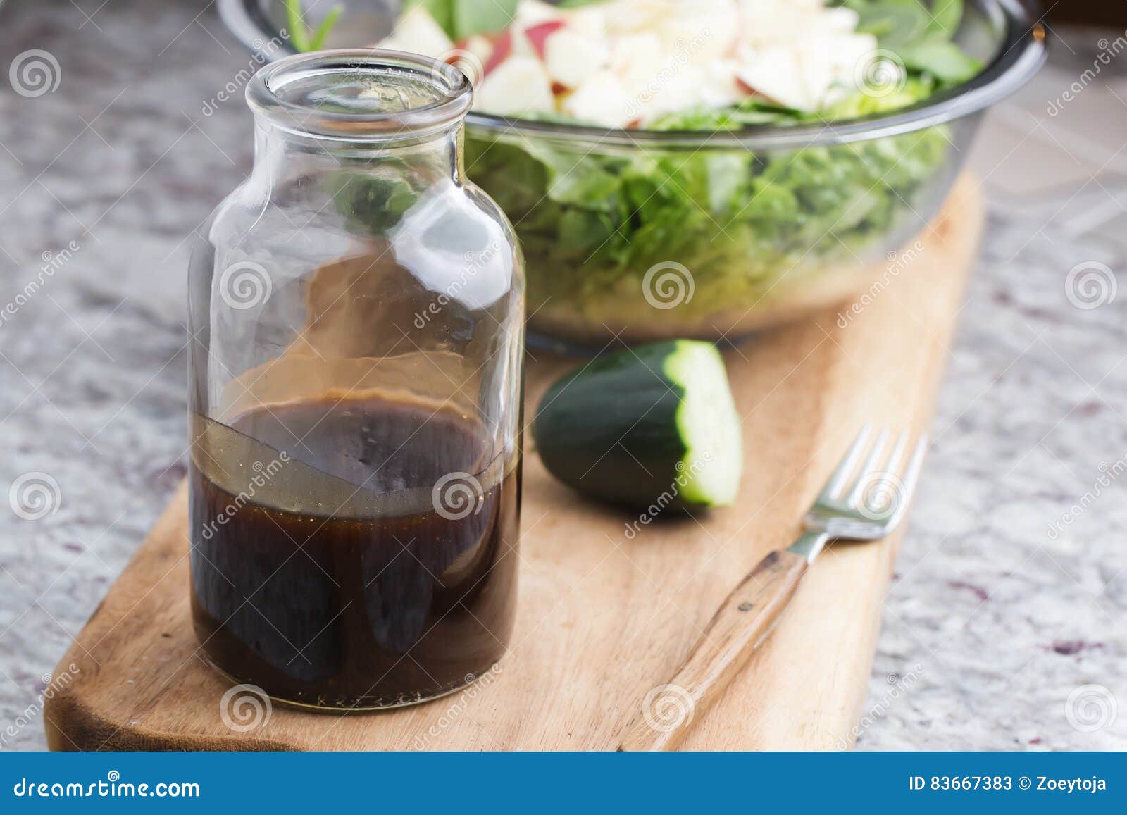 Vinaigrette Balsamique Pour Une Salade, Petit Pot En Verre Avec Un