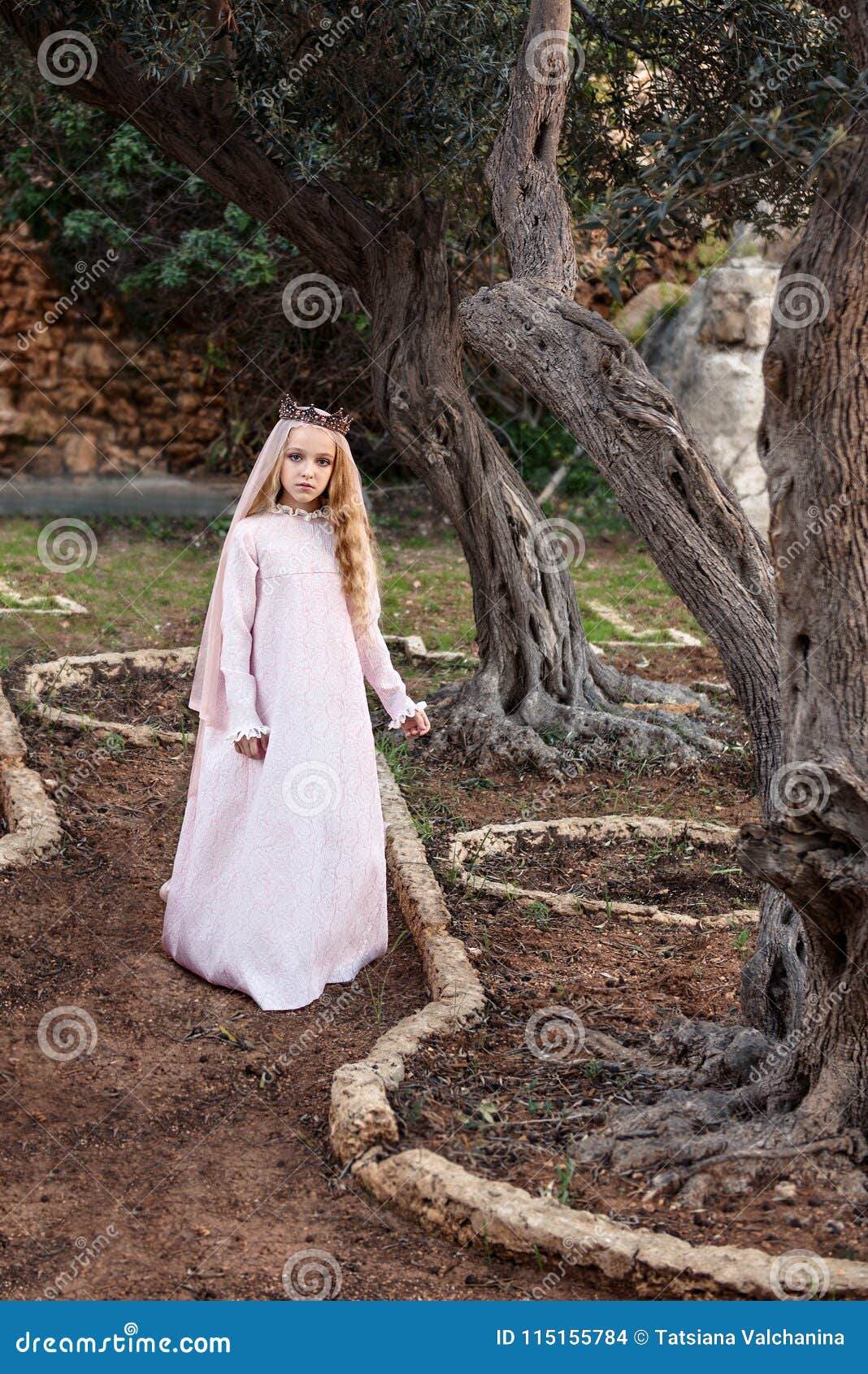 Enfants Fées Belles Petites Sorcières Avec Accessoires Magiques