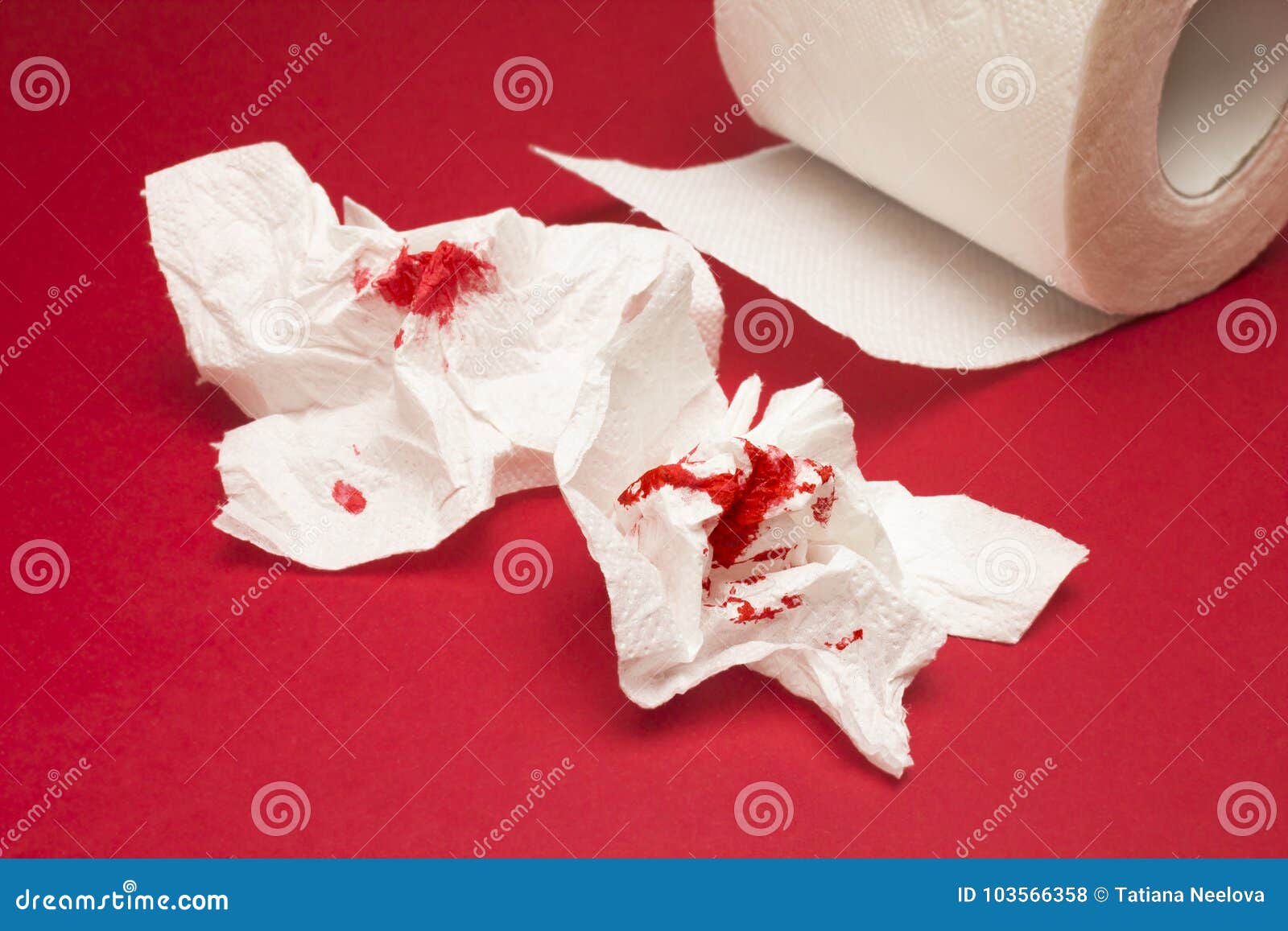 Une Photo Des Merdes Utilisees Du Papier Hygienique Ensanglante Et Un Papier Hygienique Roulent Sur Le Fond Rouge Menstruel Saig Photo Stock Image Du Sang Absorbant Une Photo Des Merdes Utilisees Du Papier Hygienique Ensanglante Et Un Papier Hygienique Roulent Sur Le Fond Rouge Menstruel Saig Photo Stock Image Du Sang Absorbant