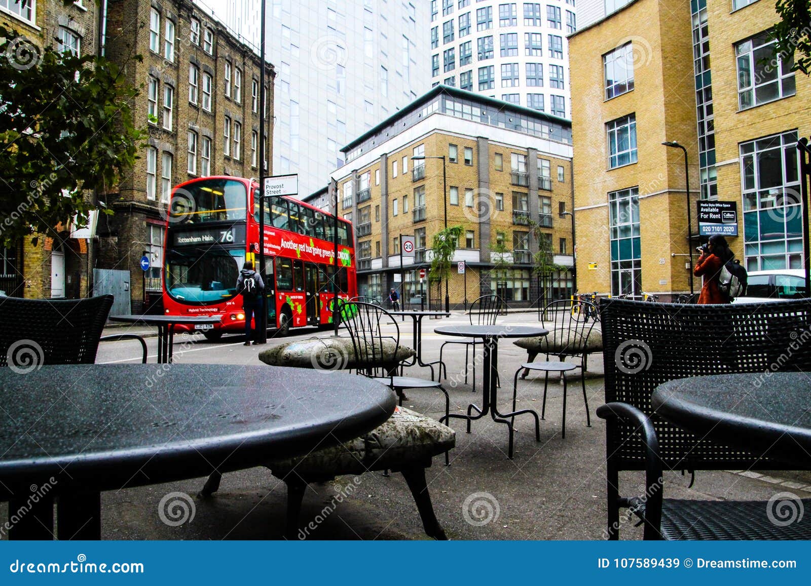 Une Vue De L Environnement Urbain D Une Table De Cafe Dans Shoreditch Image Stock Editorial Image Du Noir Londres