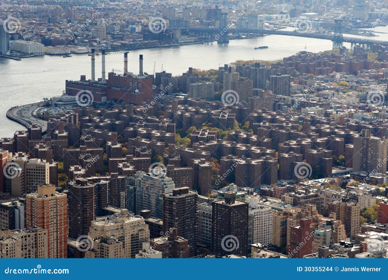 Stuytown du côté est de Manhatan. Une vue de Stuytown de l'Empire State Building à New York, NY.