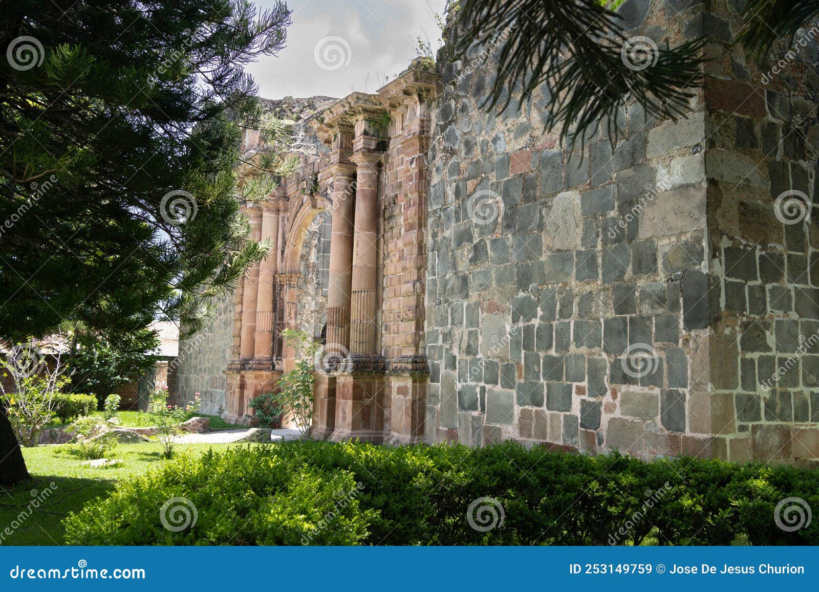 unfinished temple of the precious blood in mascota jalisco.