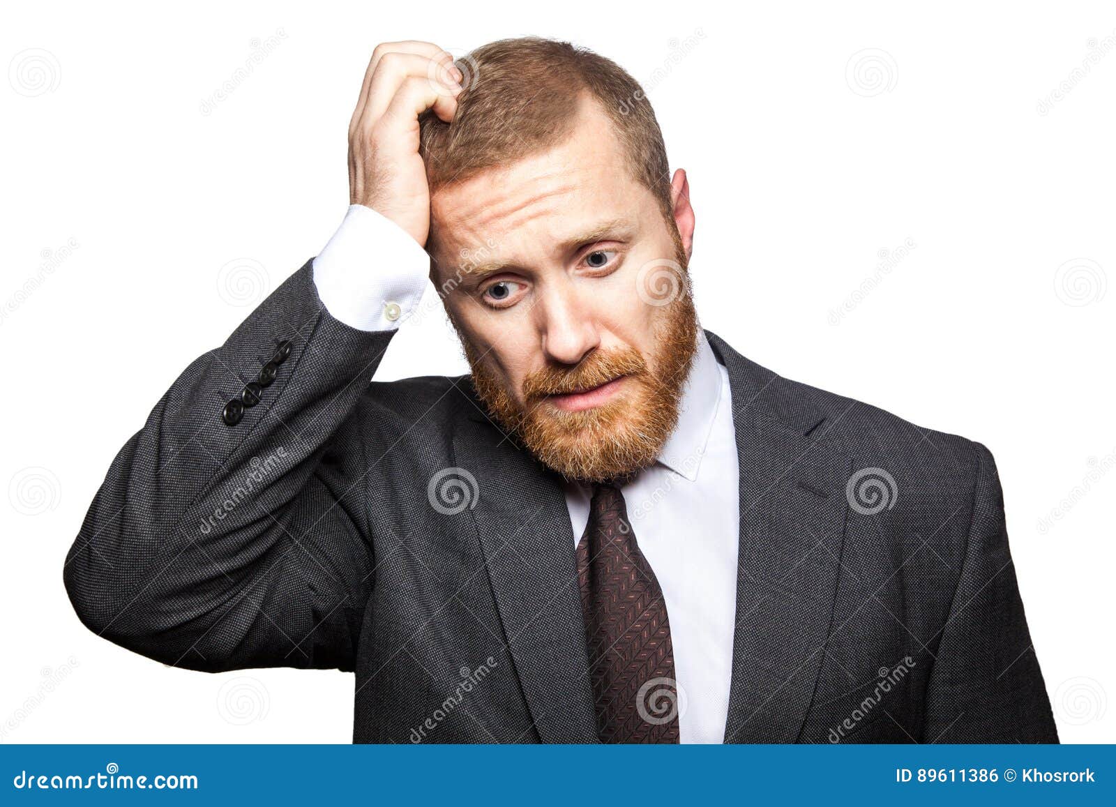 Unglucklicher Trauriger Geschaftsmann Der Mit Seiner Hand Auf Kopf Denkt Lokalisiert Auf Weiss Stockfoto Bild Von Verlierer Schauen 89611386