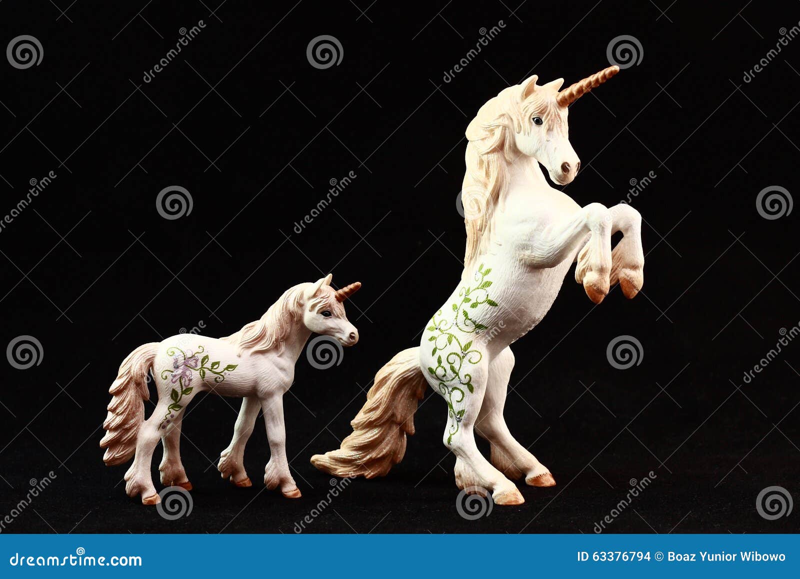 unicorn figurine toys