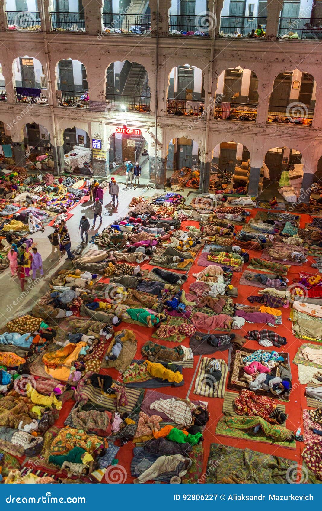 India Poor People Sleeping Floor Stock Photos Download 36