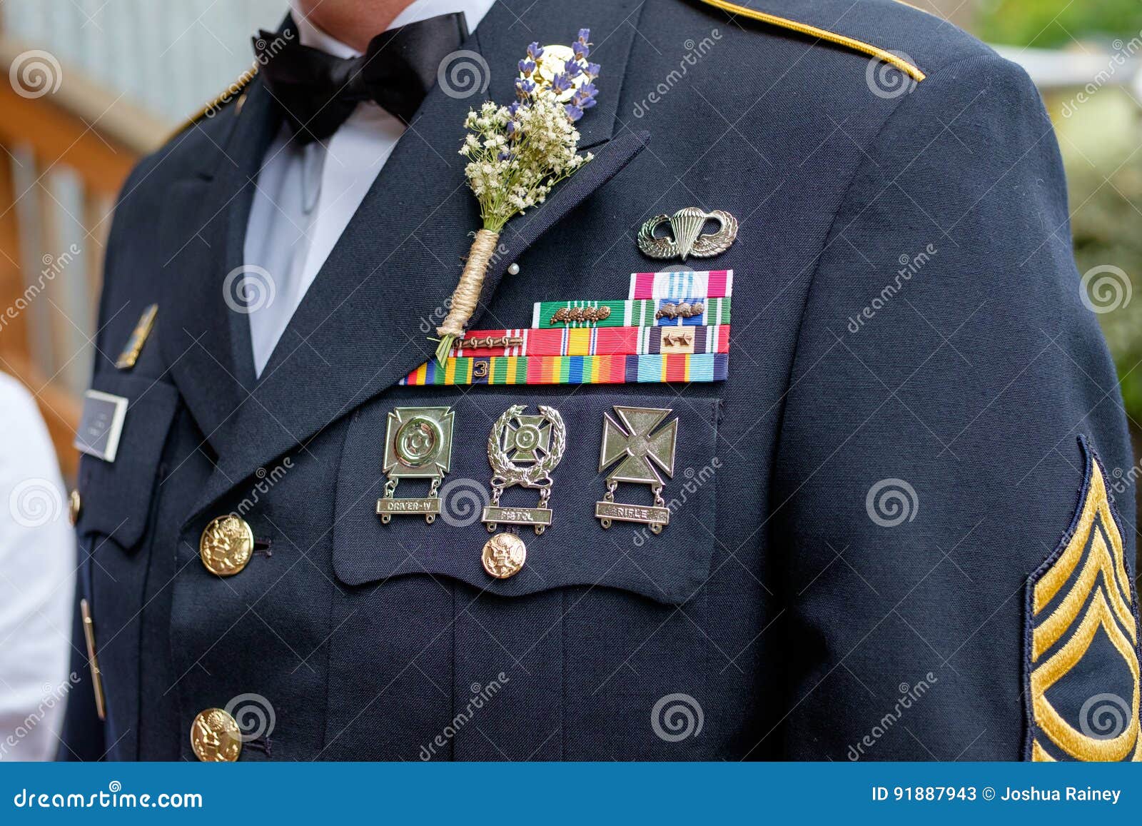 Uniforme Militar Con Las Medallas Foto de archivo editorial - Imagen de  ejército, soldado: 91887943