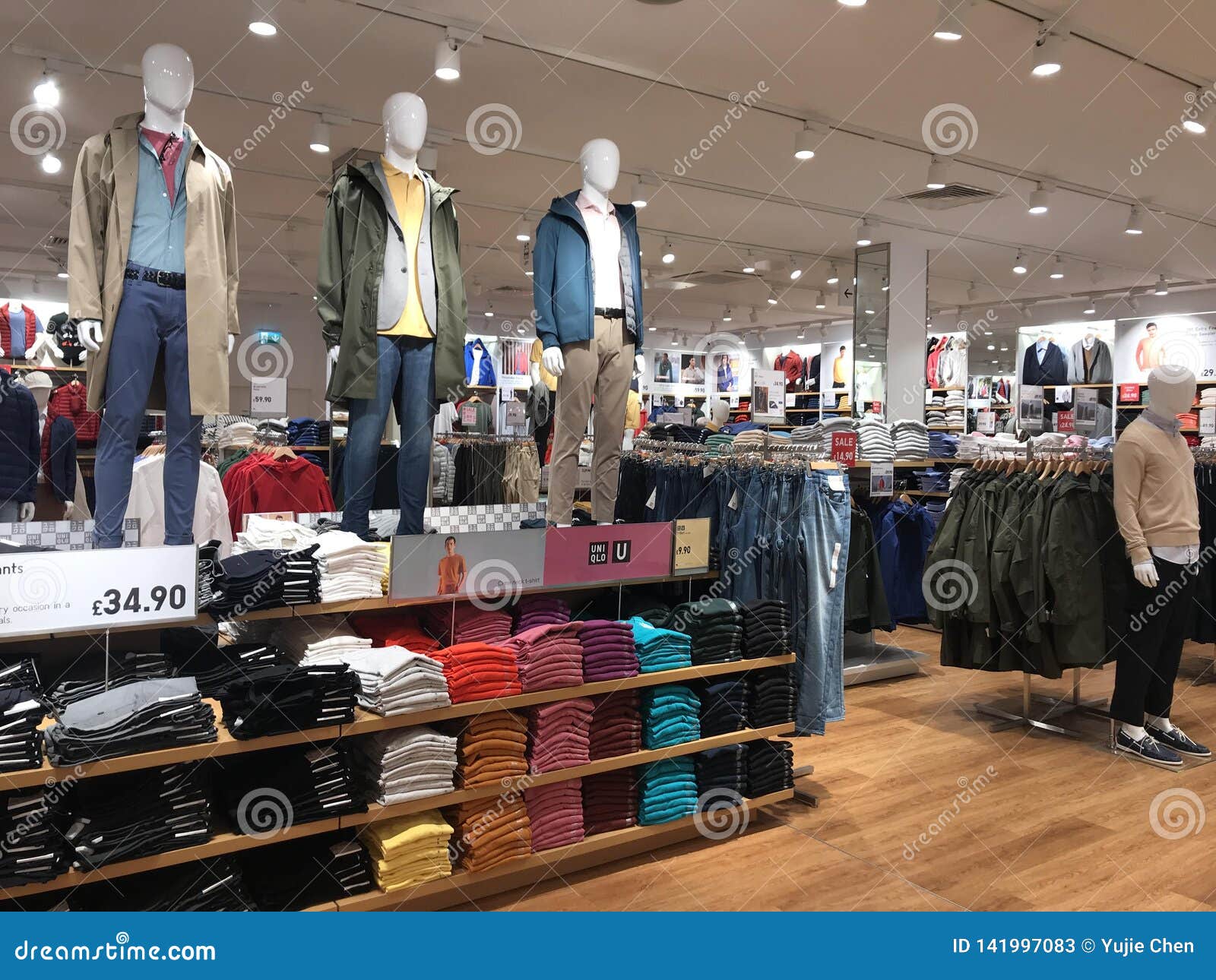 UNIQLO Shop Interior, London Editorial Stock Photo - Image of fashion ...