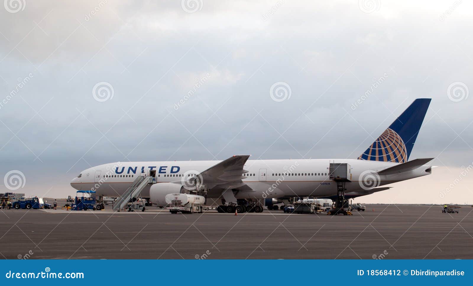 United Airlines editorial photography. Image of ready 18568412