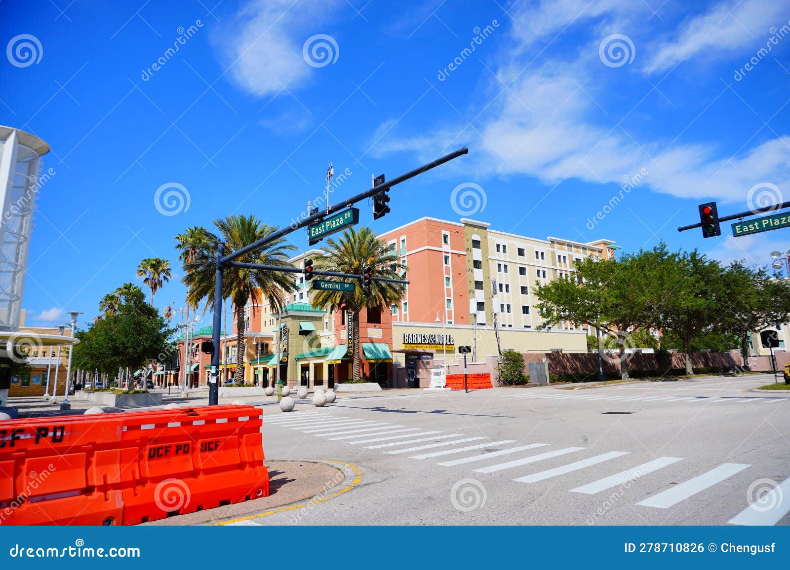 The University of Central Florida Building of Bookstore Editorial Photo ...