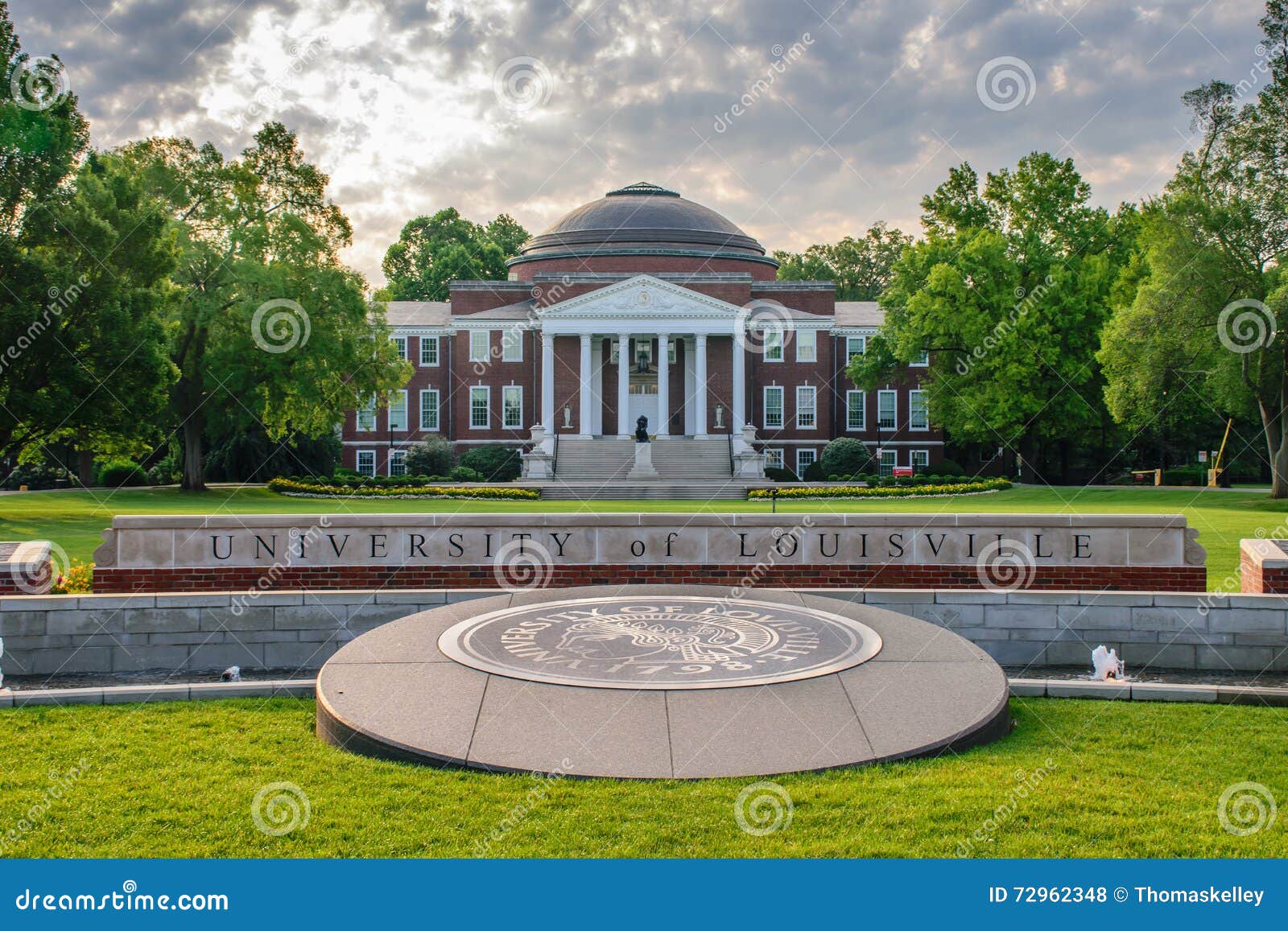 [Image: university-louisville-belknap-campus-ken...962348.jpg]