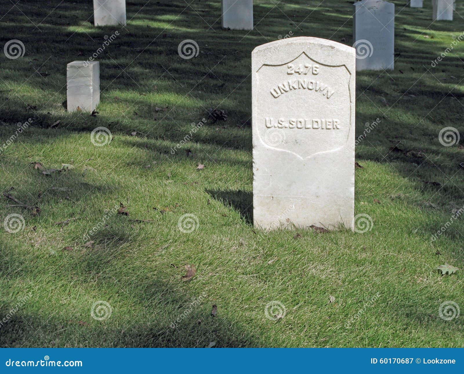 unknown us soldier sunlit headstone.