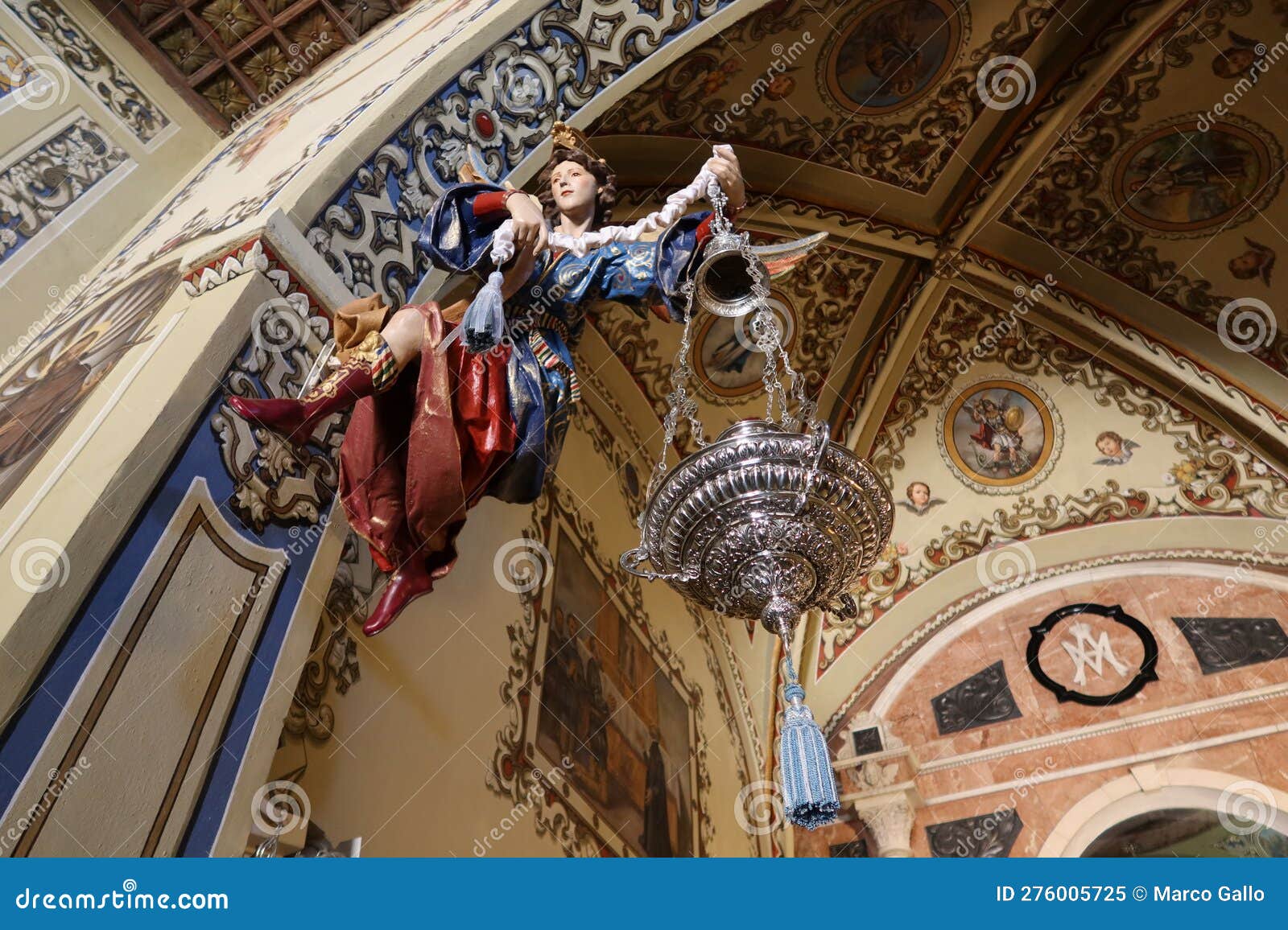 Uno De Los ángeles Colgantes Del Nuestra Señora Reina De Los ángeles. Roca De Arias Montano Alajar Huelva Imagen de archivo - Imagen de altar, campo: 276005725