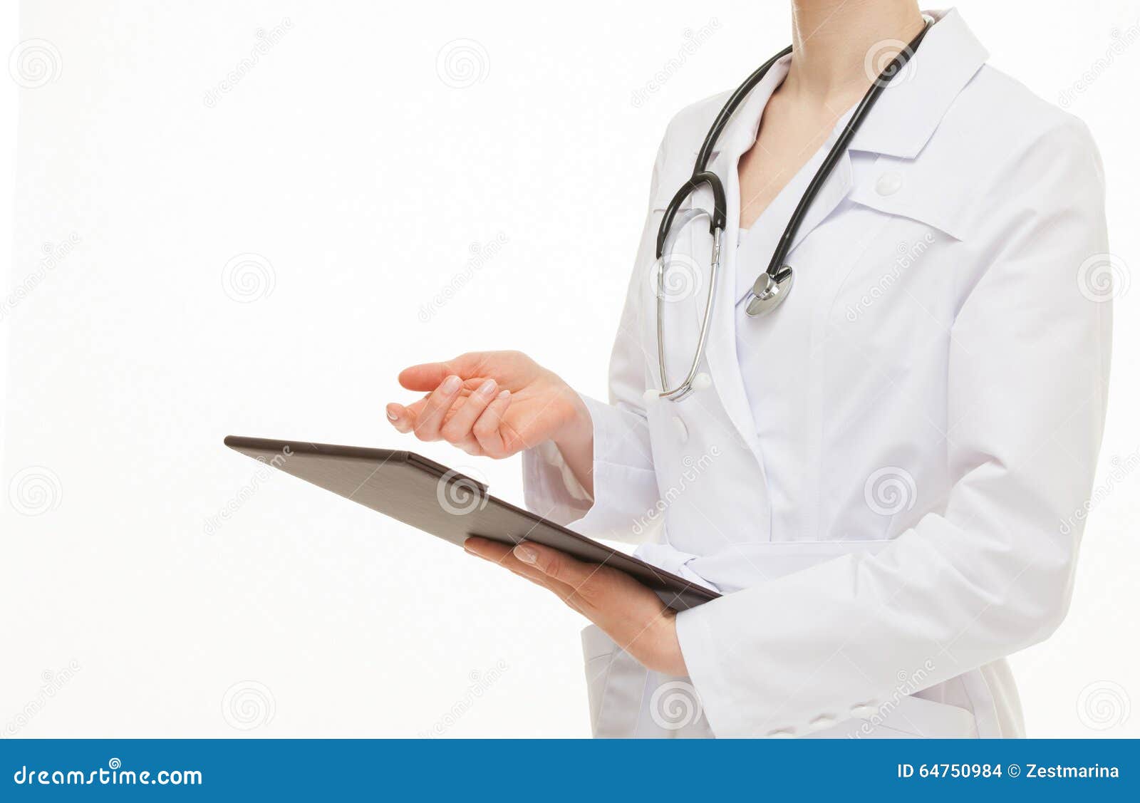 unrecognizable doctor holding clipboard