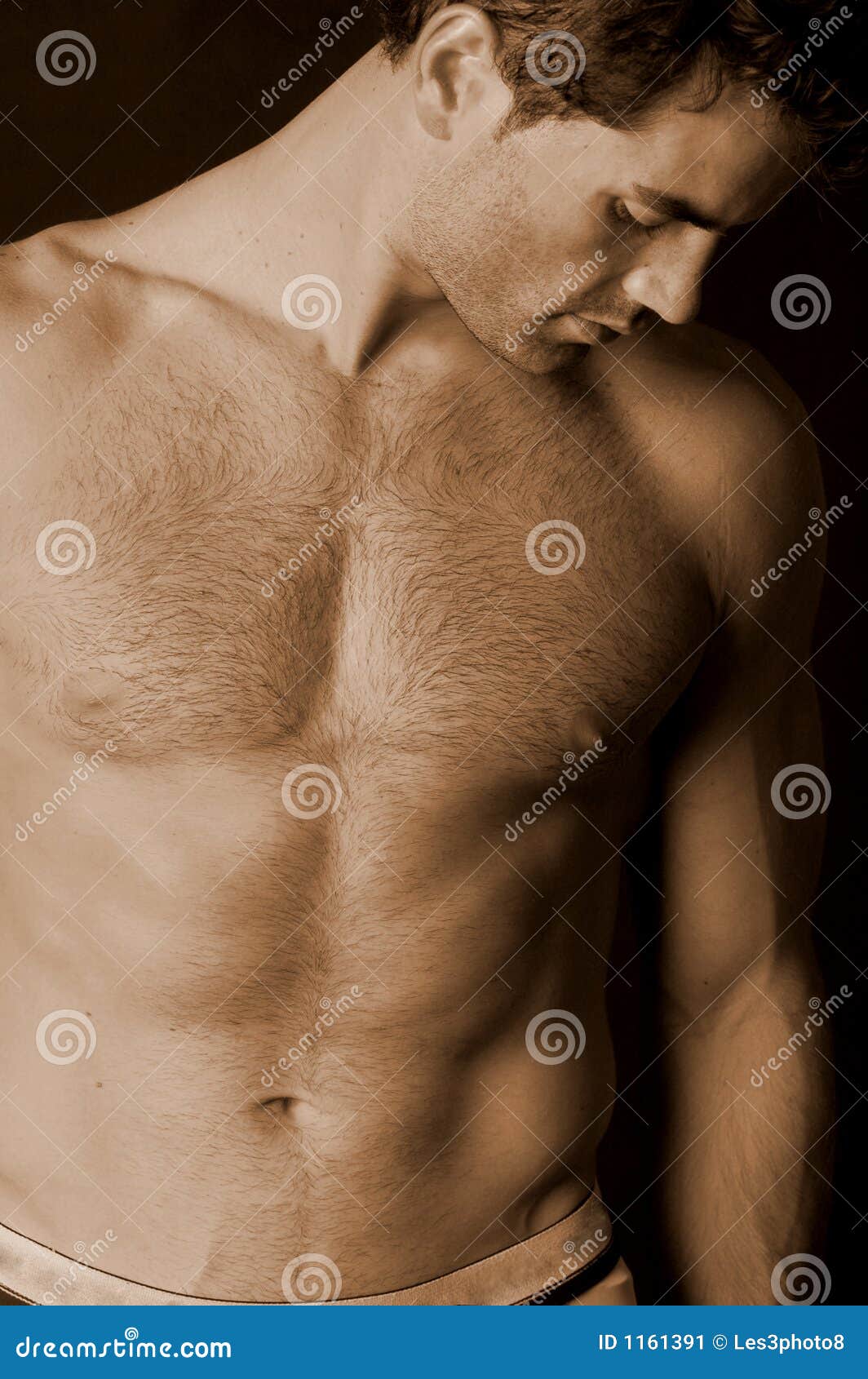 черные волосы на груди у мужчин фото 111