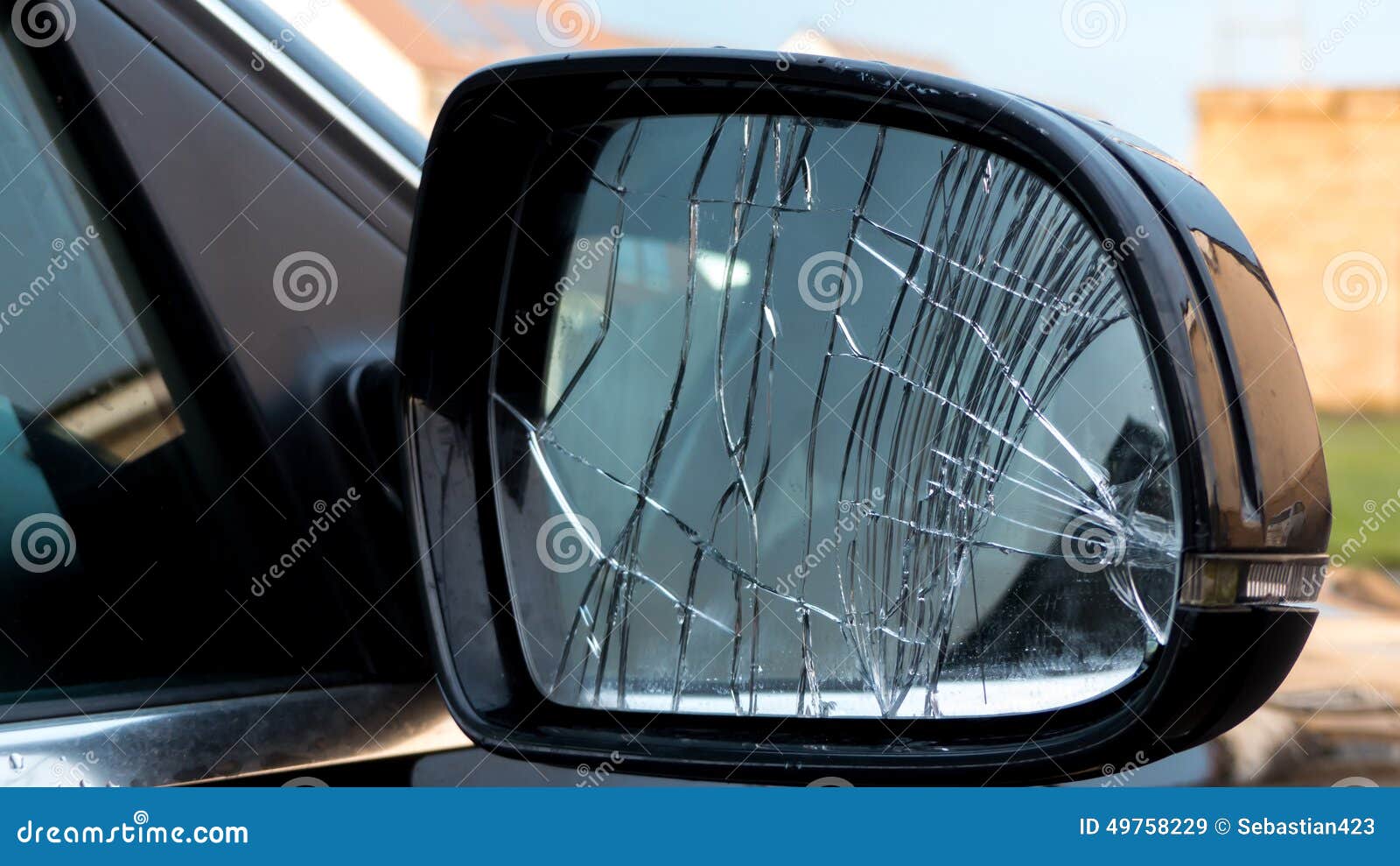 Unterbrochener Auto-Spiegel Stockbild - Bild von zerstören, zerstörung:  49758229