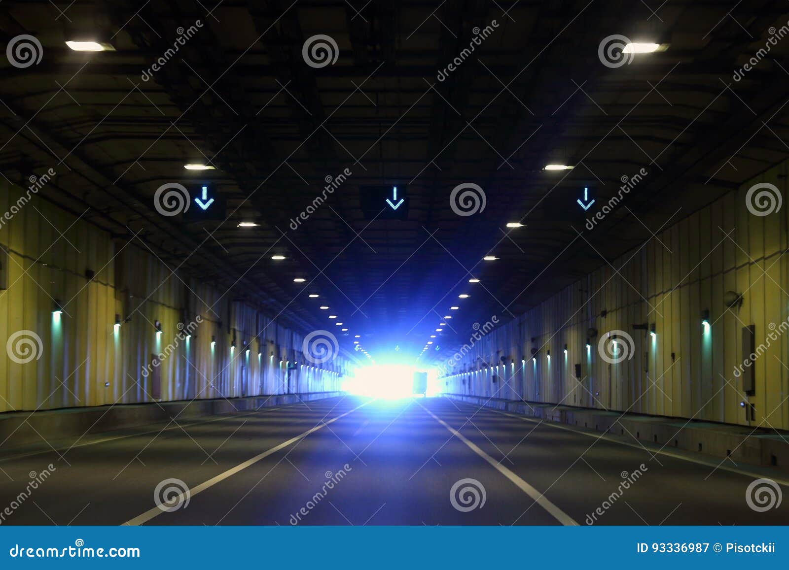 Unterwassertunnel Der Westhochgeschwindigkeitsdurchmesser in St Peter Stockbild Bild von bunt