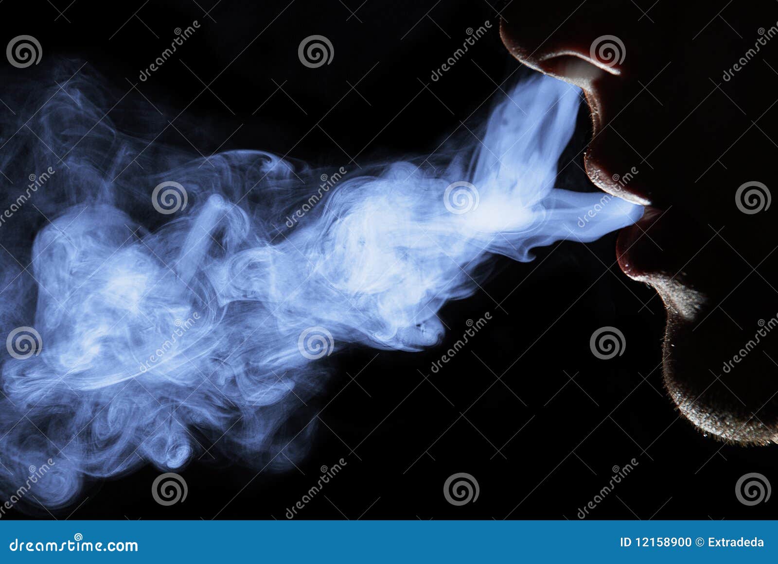 Uomo Di Fumo Fotografia Stock Immagine Di Orli Rosso 12158900