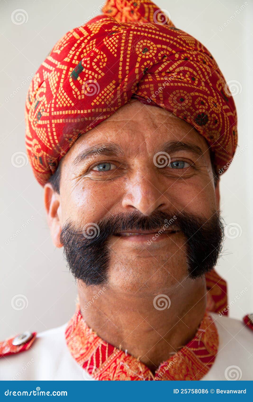 Uomo Indiano Con Il Moustache Del Manubrio Fotografia Editoriale