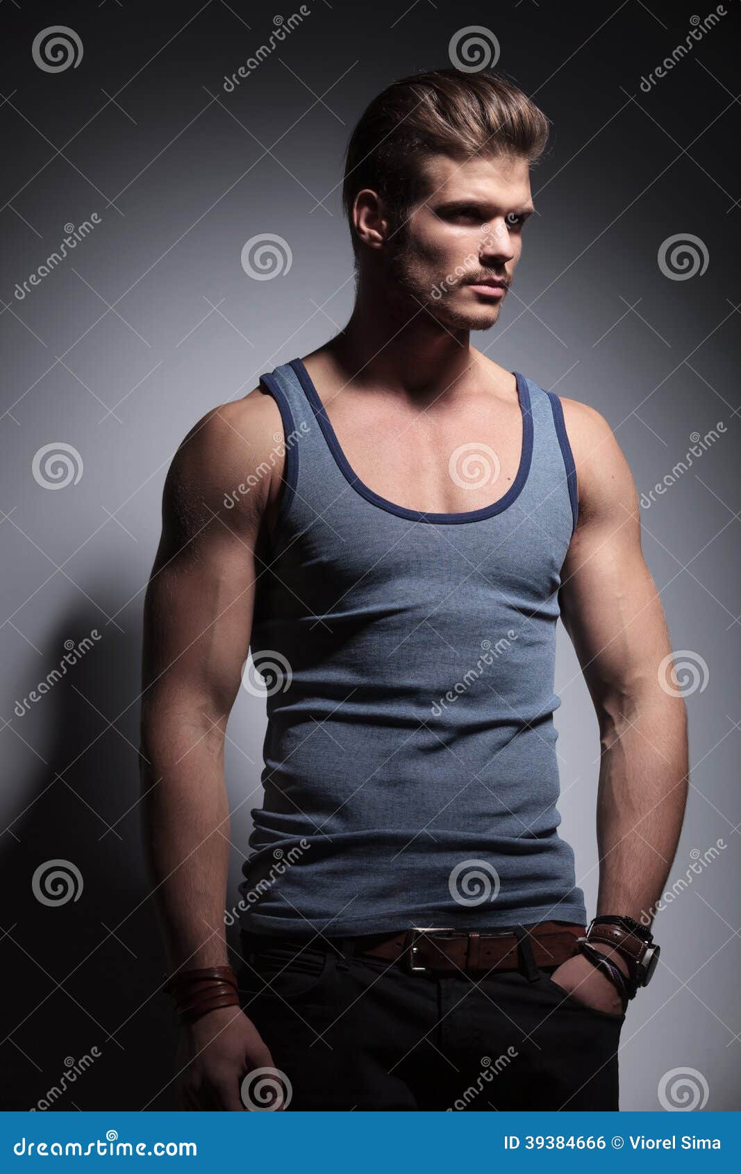 Uomo Muscolare Con La Mano In Tasca Fotografia Stock - Immagine Di Uomo Muscolare Con La Mano Tasca Image39384666 - Foto 11