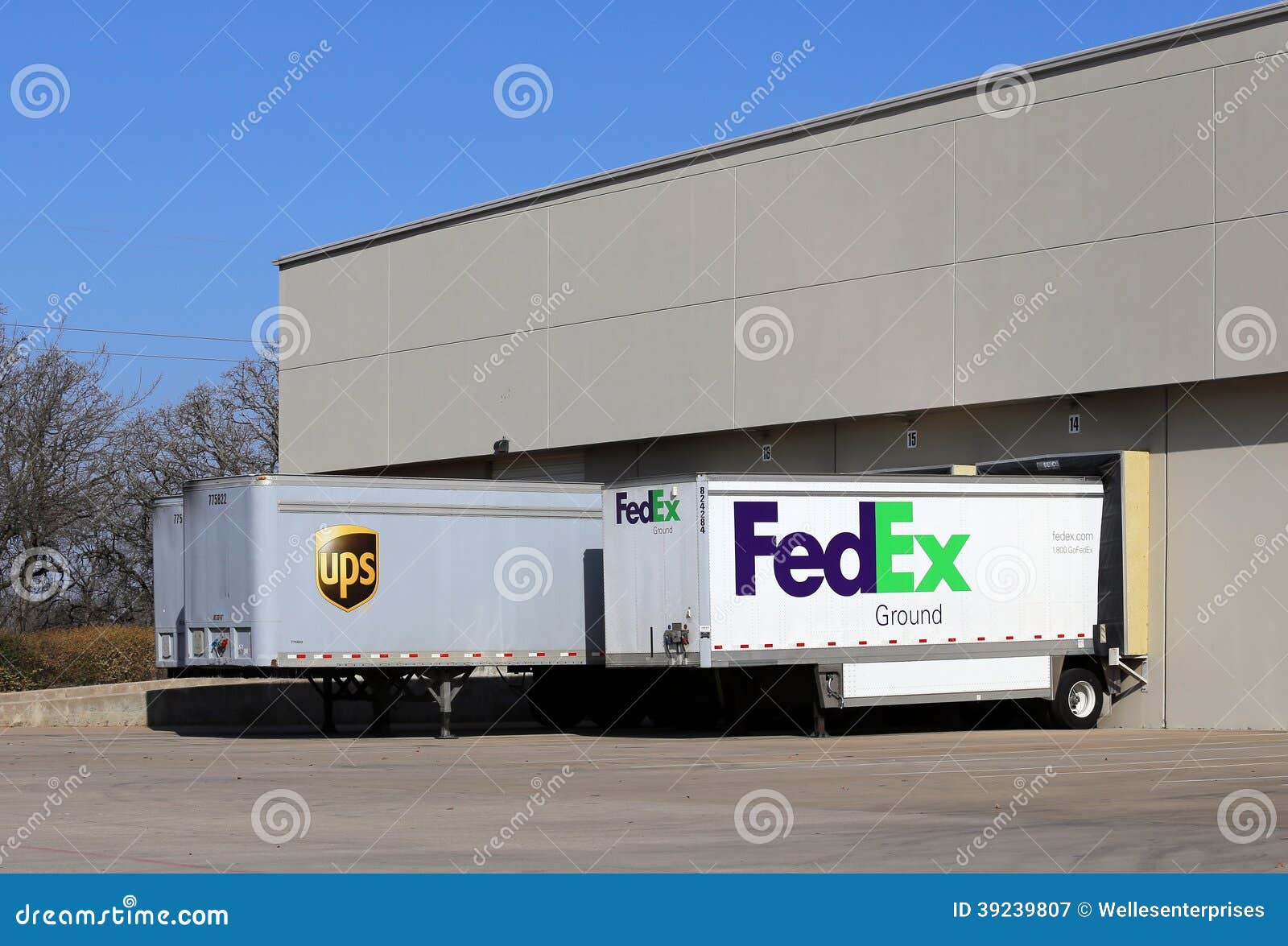 UPS Vs Fedex Editorial Photography - Image: 39239807 UPS Vs Fedex Editori