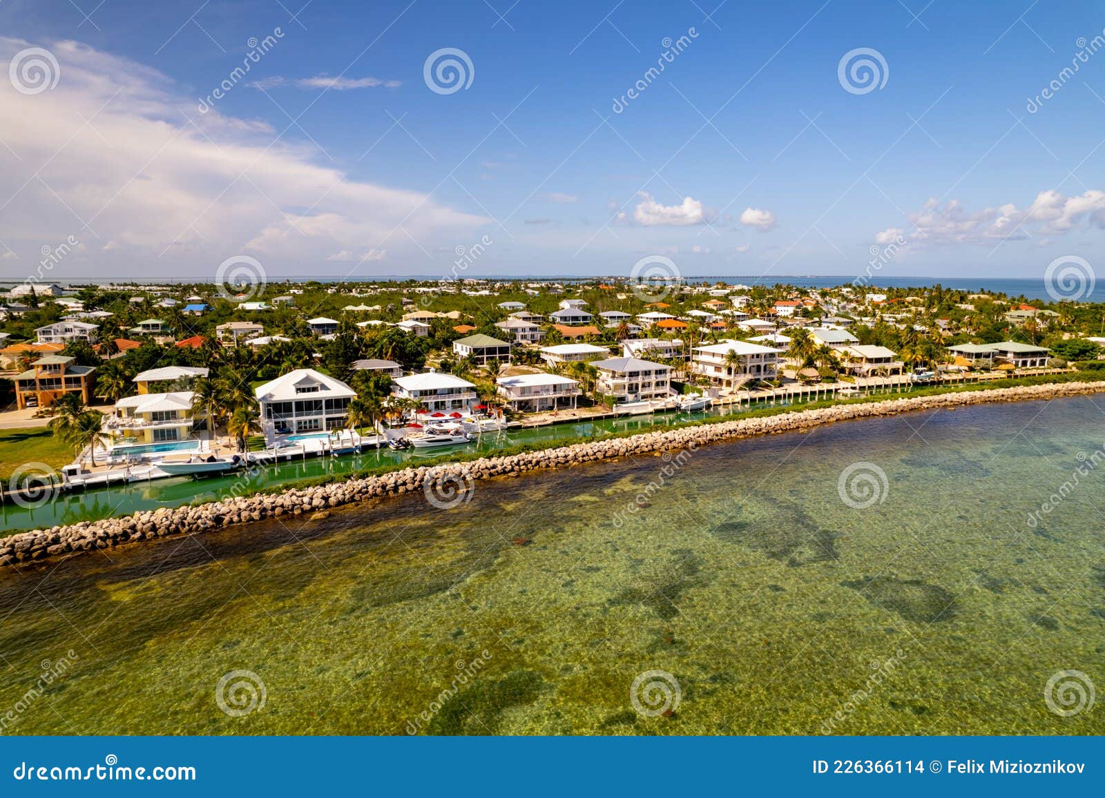 Upscale Waterfront Homes Duck Key Florida Stock Photo Image of summer