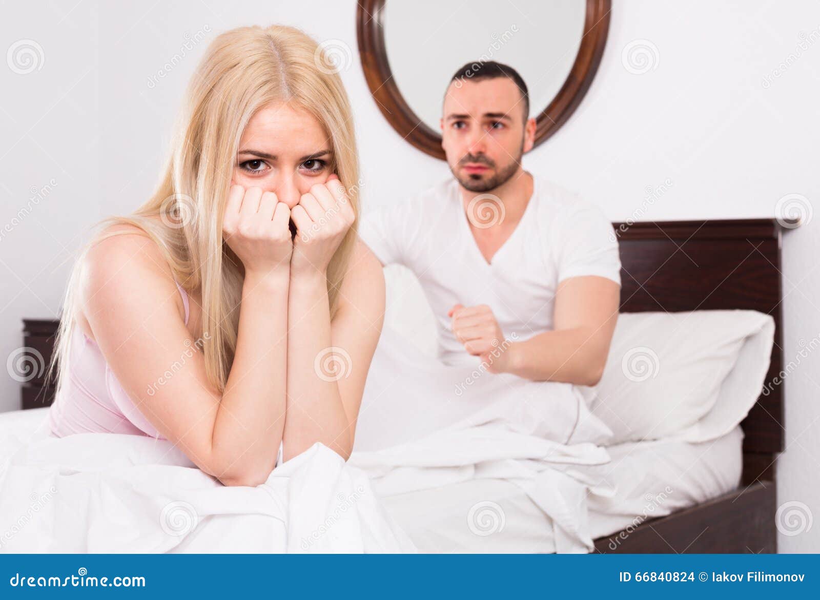 795 Unsatisfied Wife Stock Photos picture