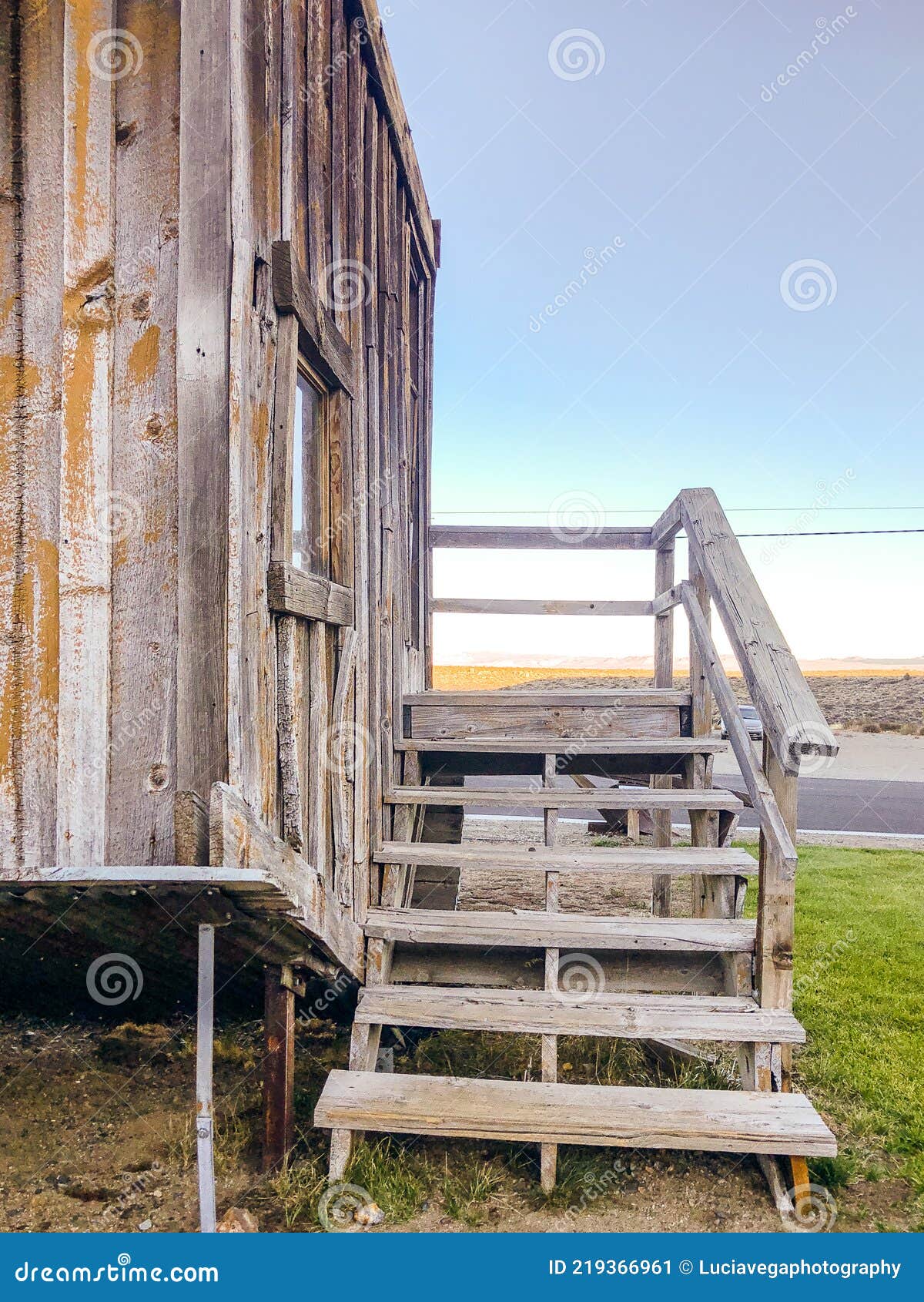 Upside Down House in Lee Vining Editorial Photo Image of home
