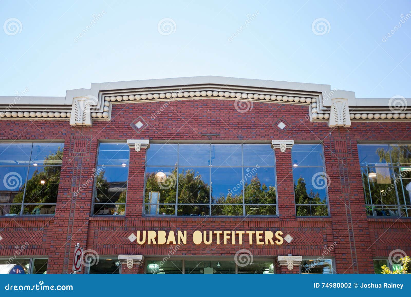 Urban Outfitters Portland Oregon Editorial Photography - Image of ...